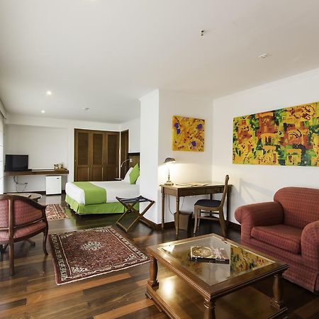 Hotel Emaus Bogotá Esterno foto