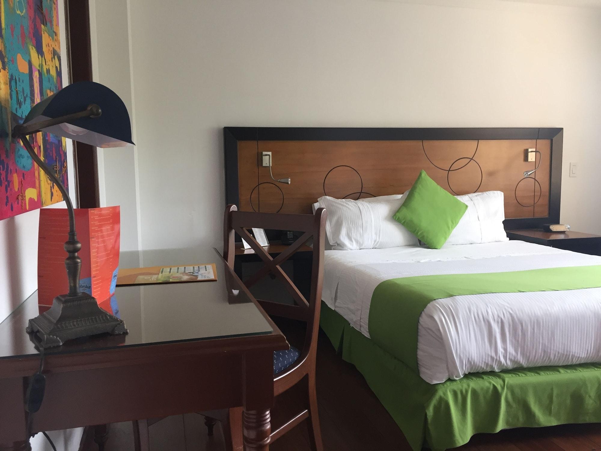 Hotel Emaus Bogotá Esterno foto