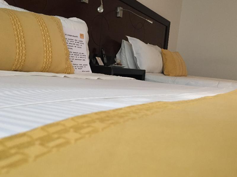 Hotel Emaus Bogotá Esterno foto
