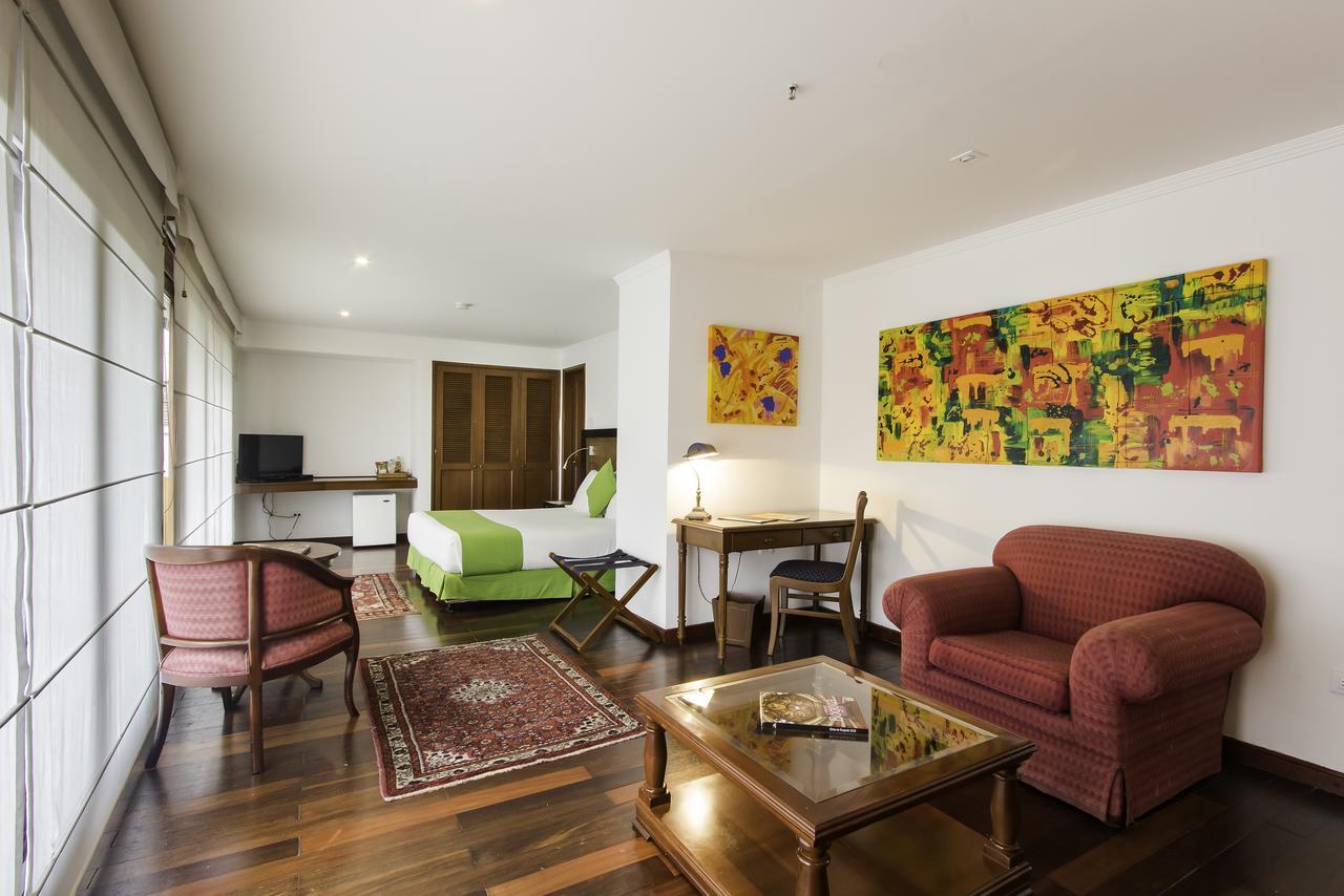 Hotel Emaus Bogotá Esterno foto