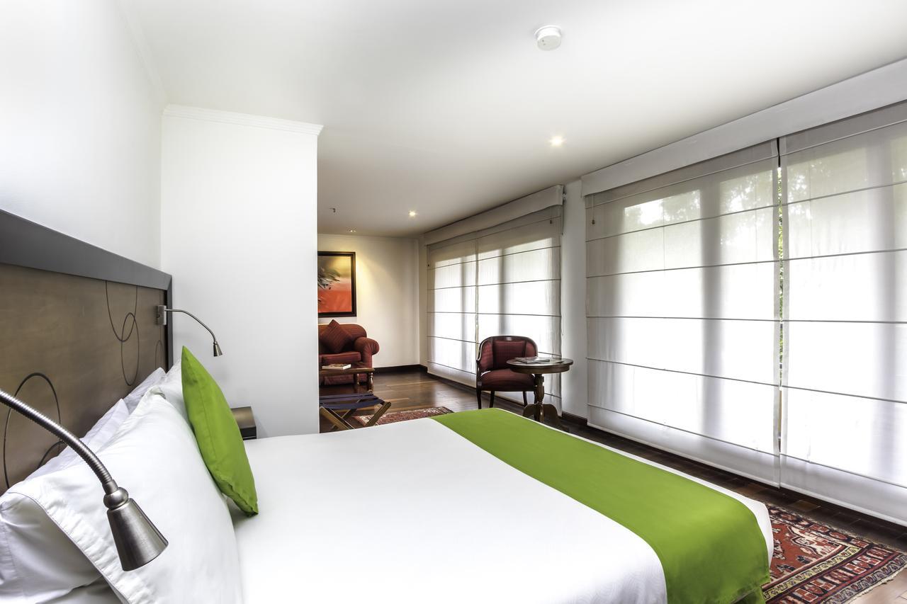 Hotel Emaus Bogotá Esterno foto